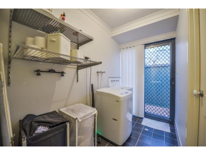 6 Steineck Way, Wattle Grove WA 6107