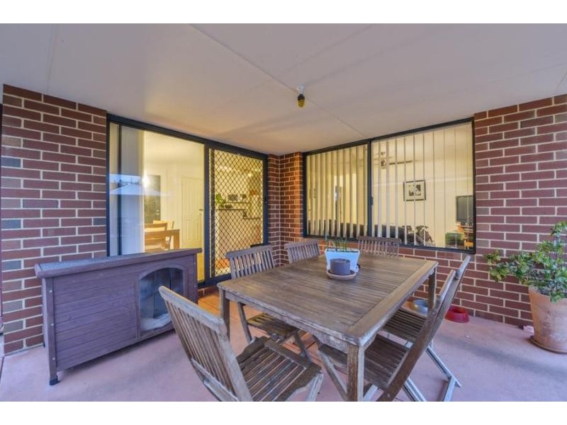 6 Steineck Way, Wattle Grove WA 6107