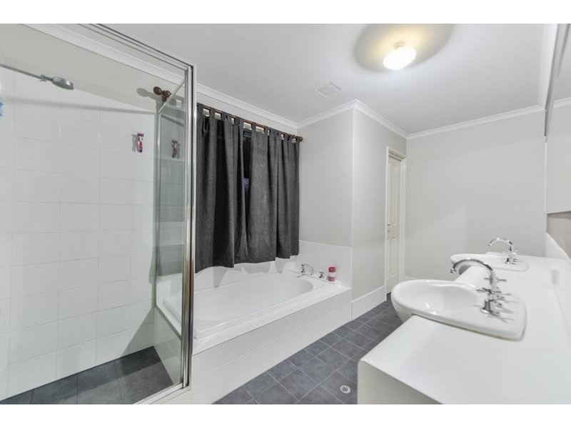 4 Casablanca Avenue, Southern River WA 6110