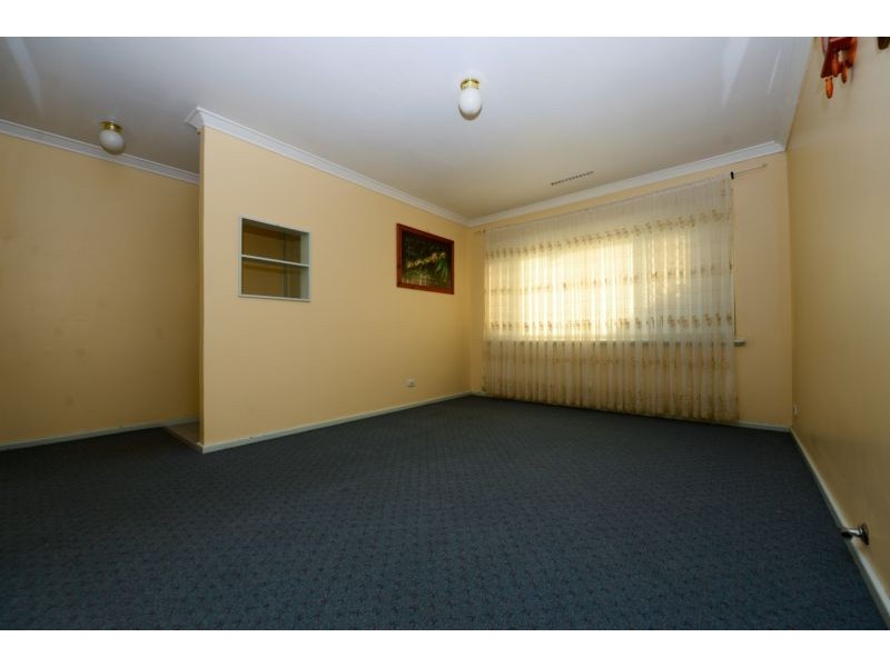 100 Luyer Avenue, Cannington WA 6107