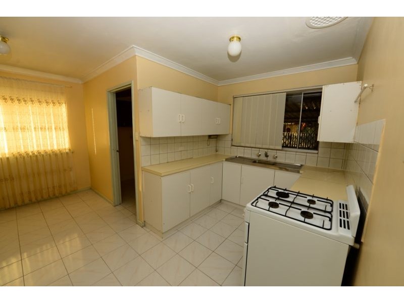 100 Luyer Avenue, Cannington WA 6107