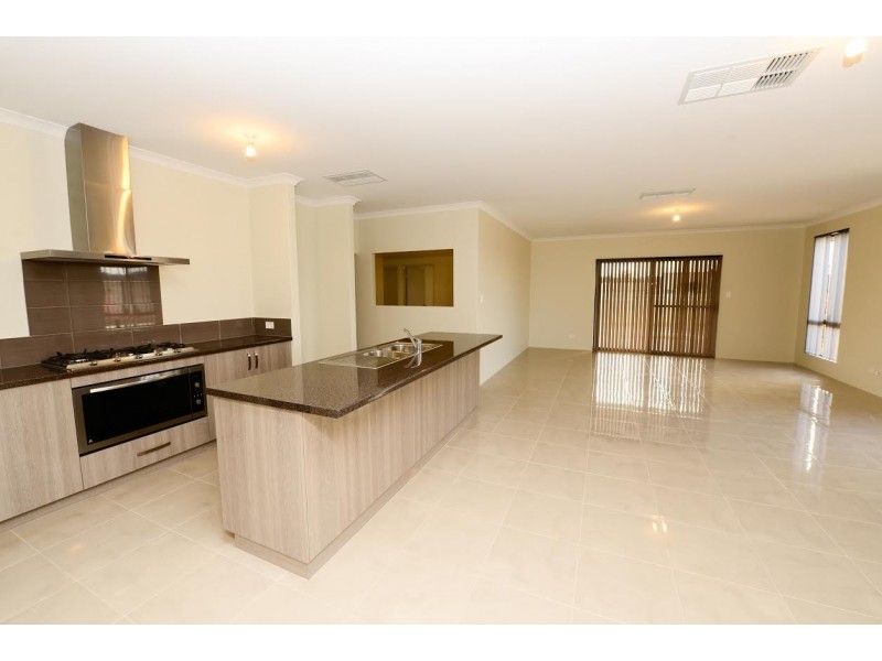 15 Cooli Street, Hammond Park WA 6164