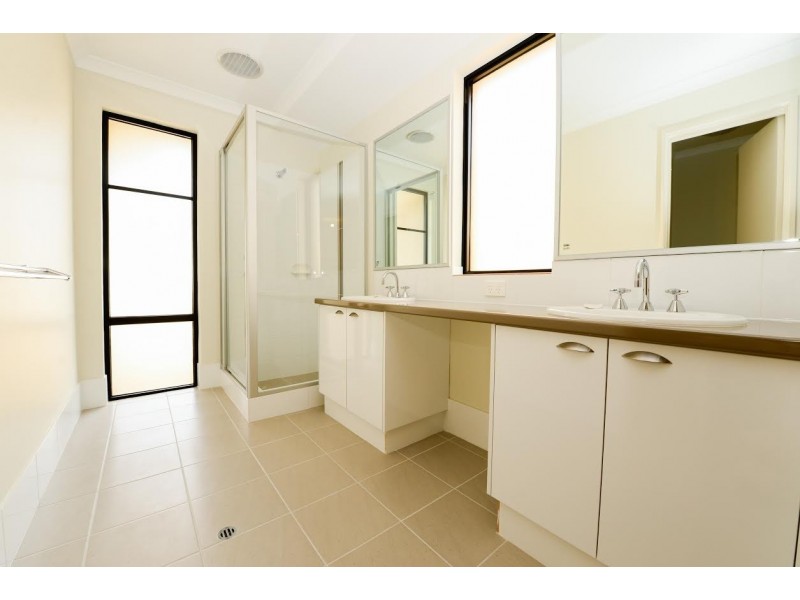 15 Cooli Street, Hammond Park WA 6164