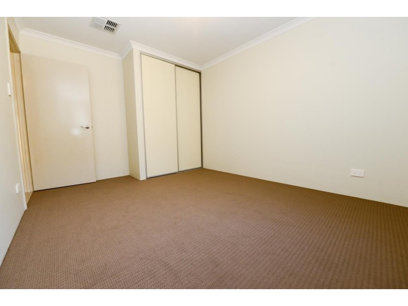 15 Cooli Street, Hammond Park WA 6164