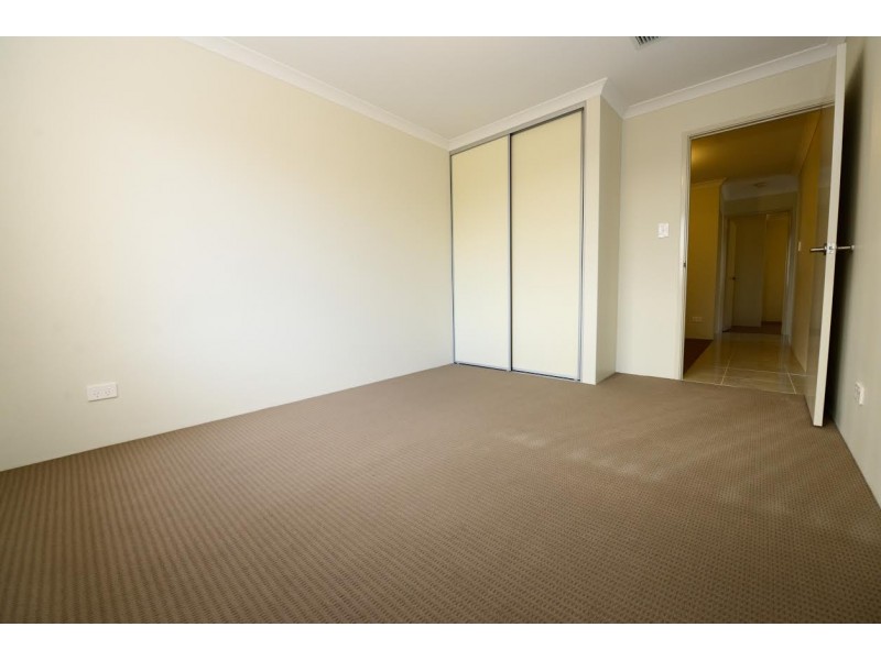 15 Cooli Street, Hammond Park WA 6164