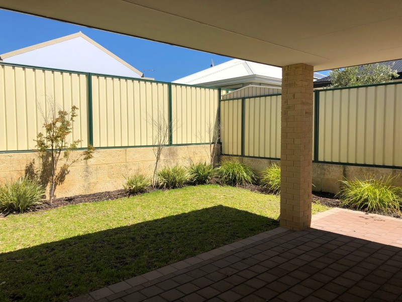 15 Cooli Street, Hammond Park WA 6164