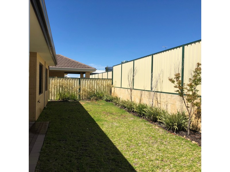 15 Cooli Street, Hammond Park WA 6164