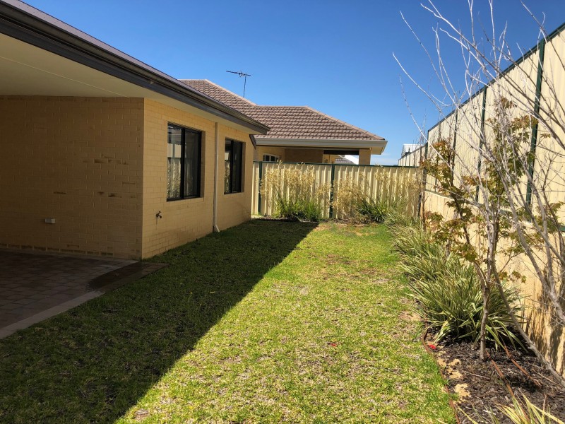 15 Cooli Street, Hammond Park WA 6164