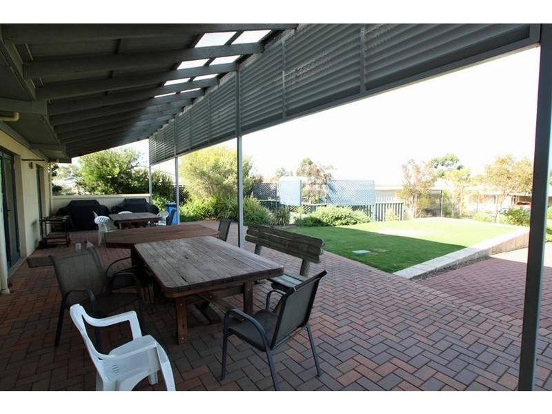 241/597 Kalamunda Road, High Wycombe WA 6057