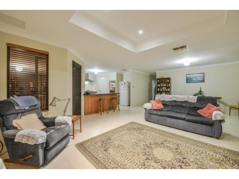 8 Crossley Way, Harrisdale WA 6112