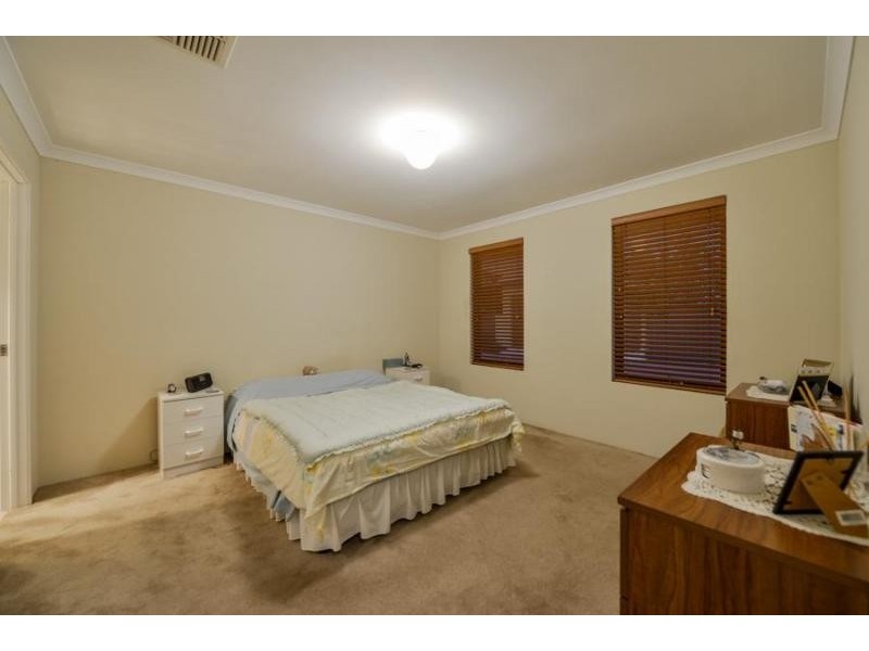 8 Crossley Way, Harrisdale WA 6112