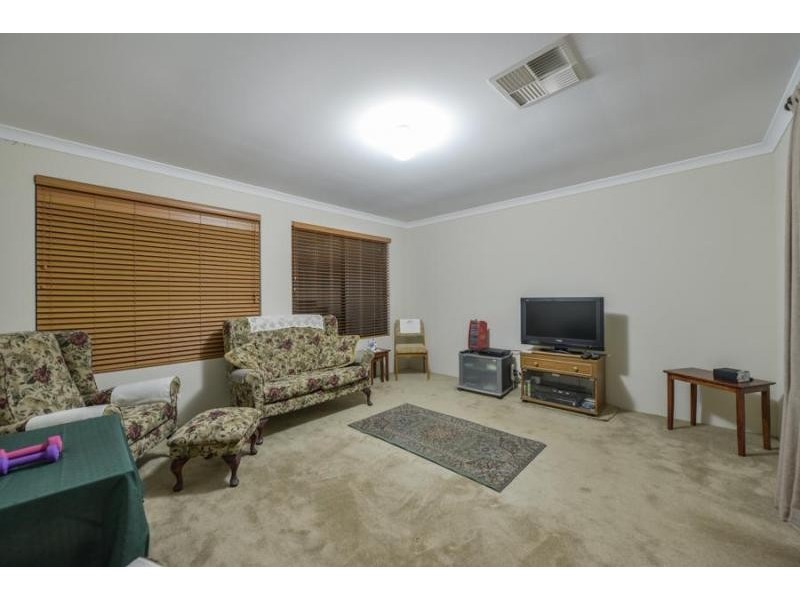 8 Crossley Way, Harrisdale WA 6112