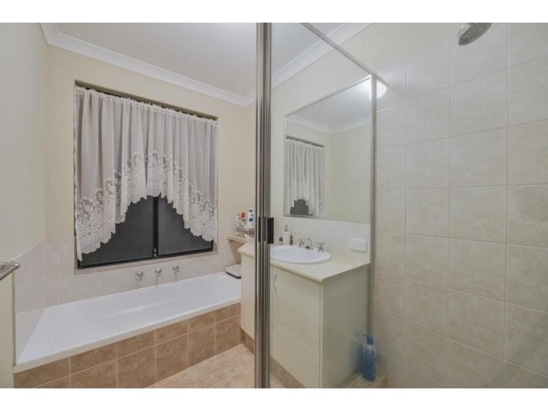 8 Crossley Way, Harrisdale WA 6112