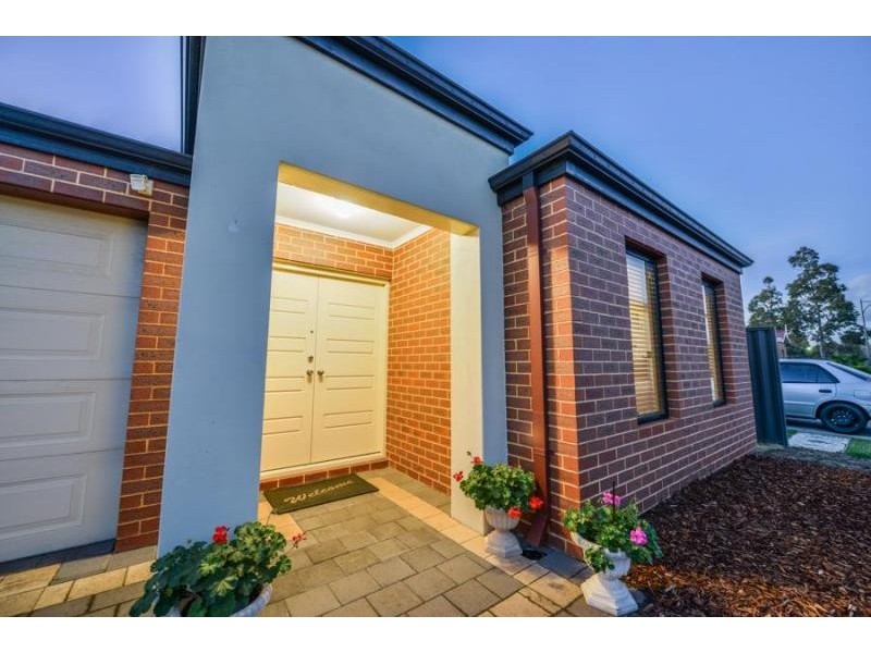 8 Crossley Way, Harrisdale WA 6112