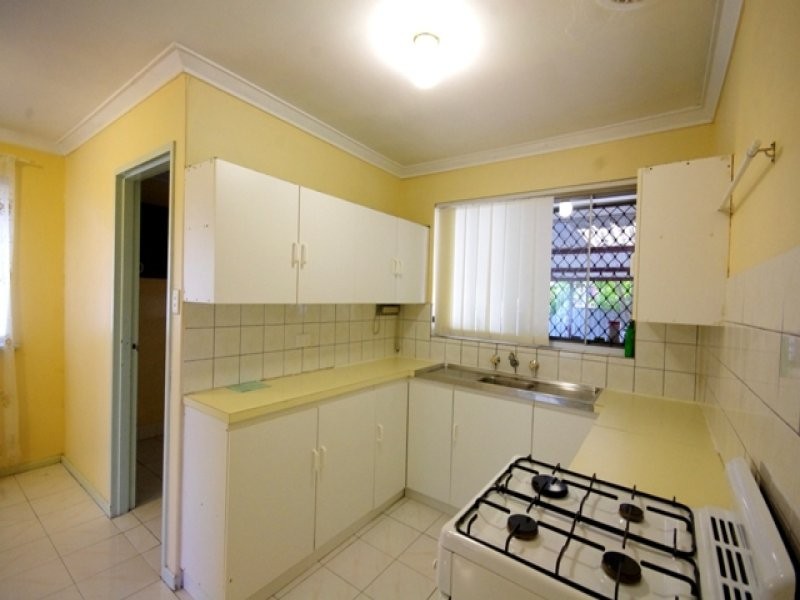 100 Luyer Avenue, East Cannington WA 6107