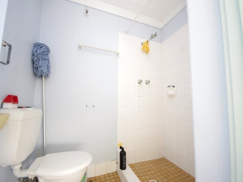 100 Luyer Avenue, East Cannington WA 6107