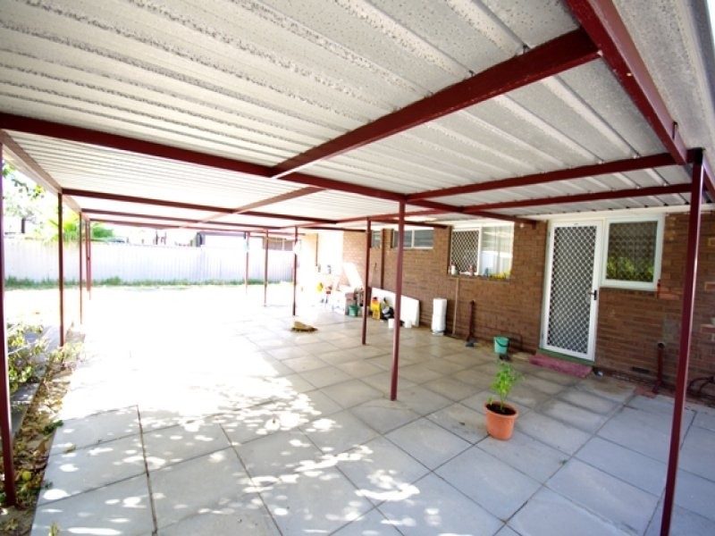 100 Luyer Avenue, East Cannington WA 6107