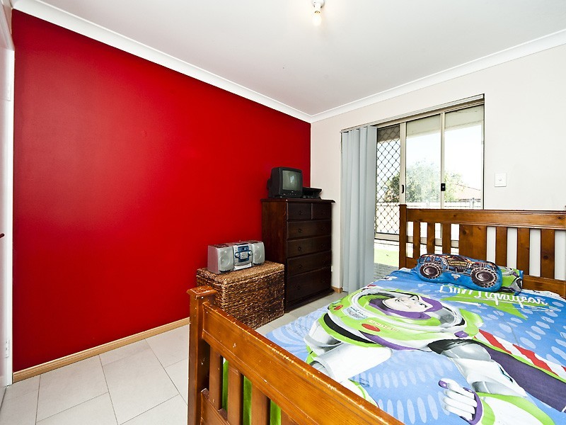 6 Aroona Way, Maddington WA 6109