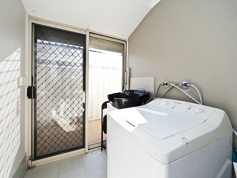 6 Aroona Way, Maddington WA 6109