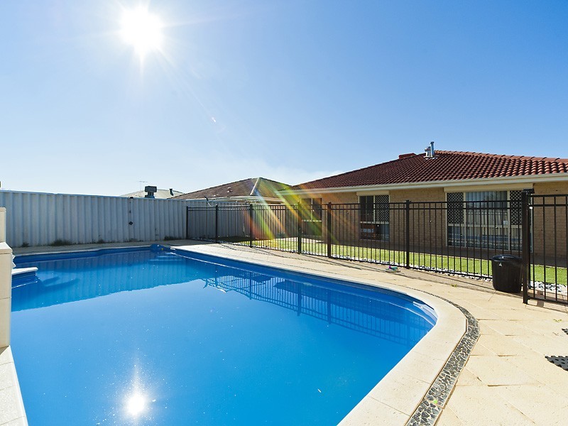 6 Aroona Way, Maddington WA 6109