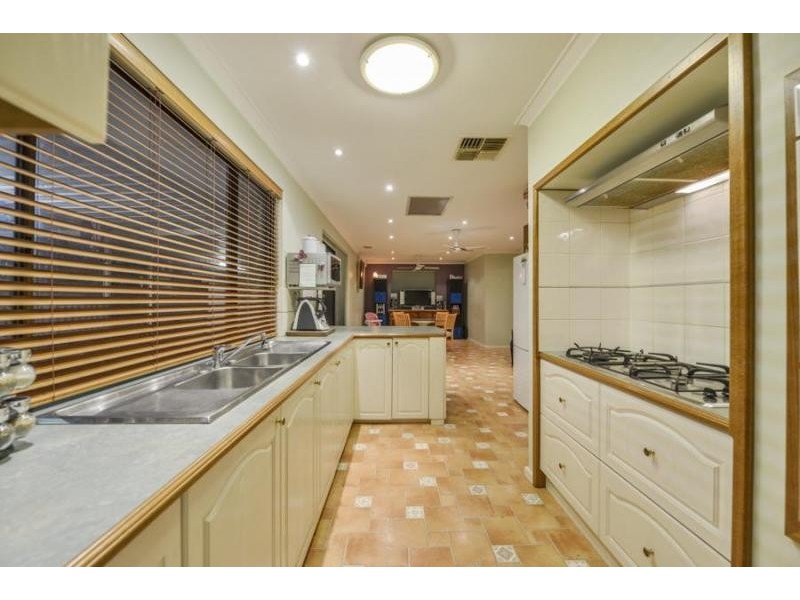 26 Vinca Way, Forrestfield WA 6058