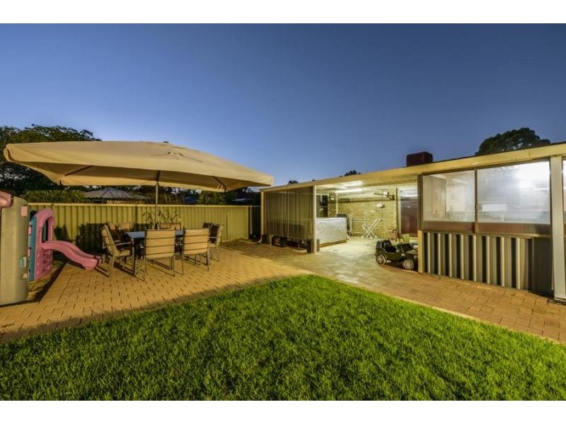 26 Vinca Way, Forrestfield WA 6058