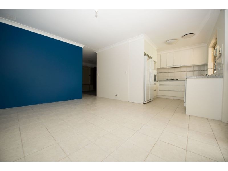 11 Cranberry Way, Kenwick WA 6107