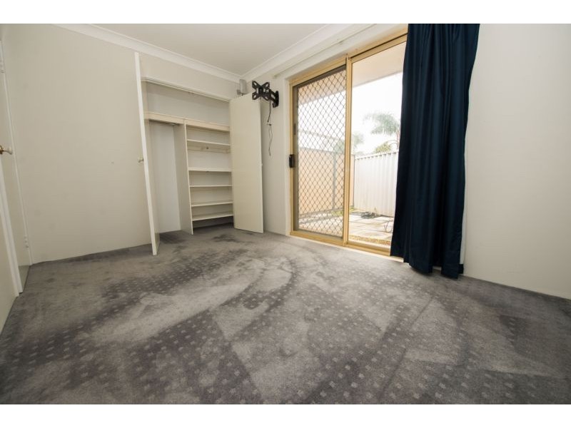 11 Cranberry Way, Kenwick WA 6107