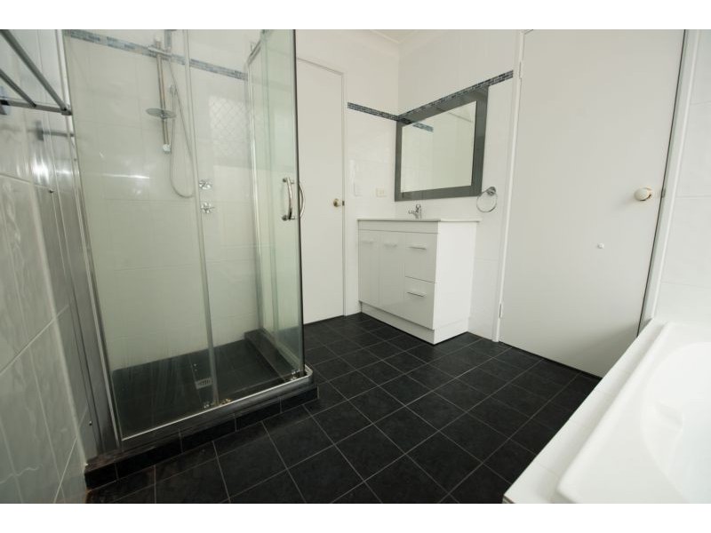 11 Cranberry Way, Kenwick WA 6107