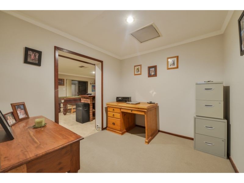 7 Marlock Court, Forrestfield WA 6058