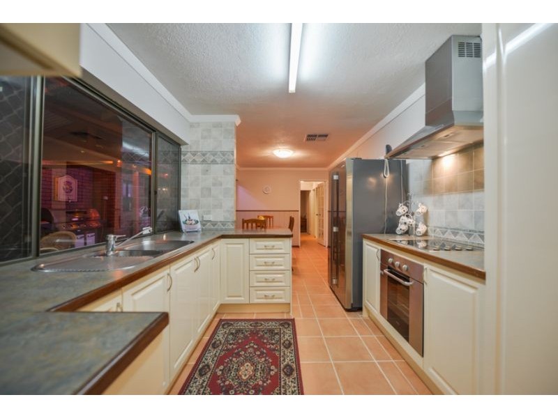 7 Marlock Court, Forrestfield WA 6058