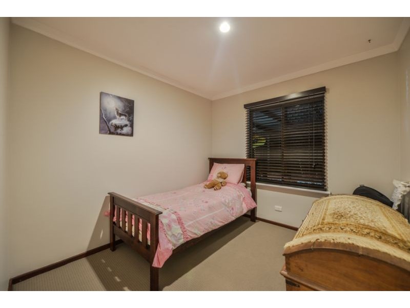 7 Marlock Court, Forrestfield WA 6058