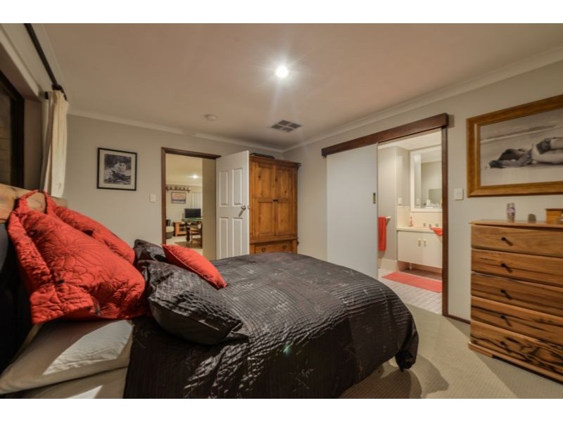 7 Marlock Court, Forrestfield WA 6058