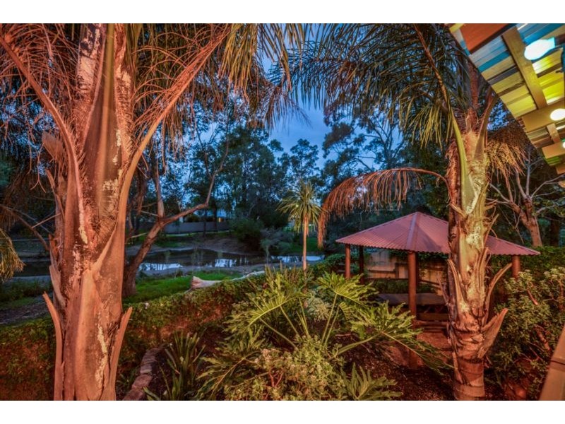 7 Marlock Court, Forrestfield WA 6058