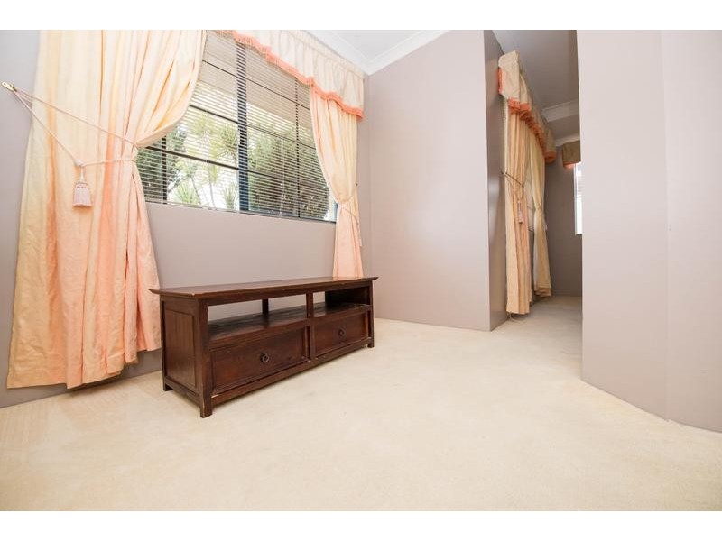 83 Harpenden Street, Huntingdale WA 6110