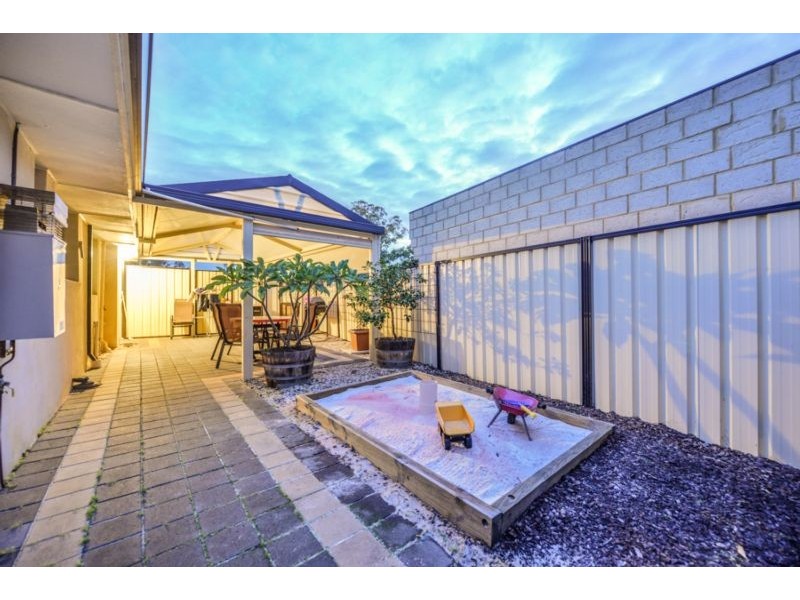 28 Fitzroy Street, Queens Park WA 6107