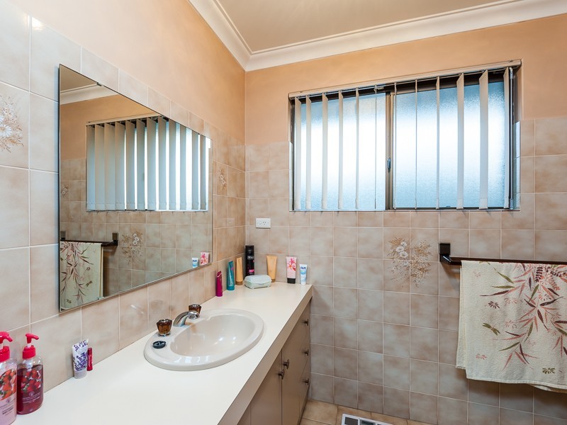 60 Hamilton Street, Cannington WA 6107