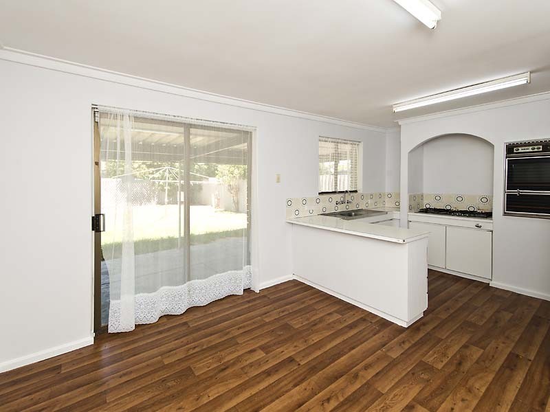 11 Lyonia Court, Forrestfield WA 6058