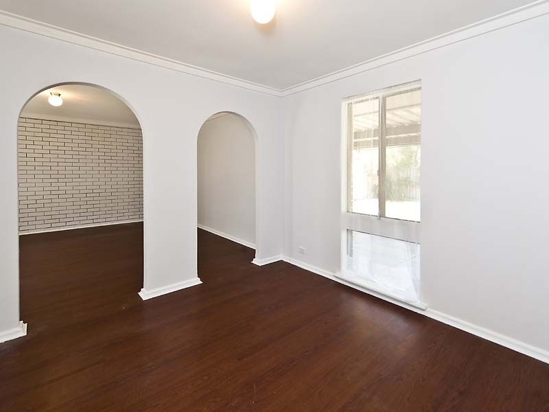 11 Lyonia Court, Forrestfield WA 6058