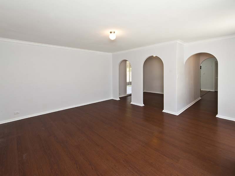 11 Lyonia Court, Forrestfield WA 6058