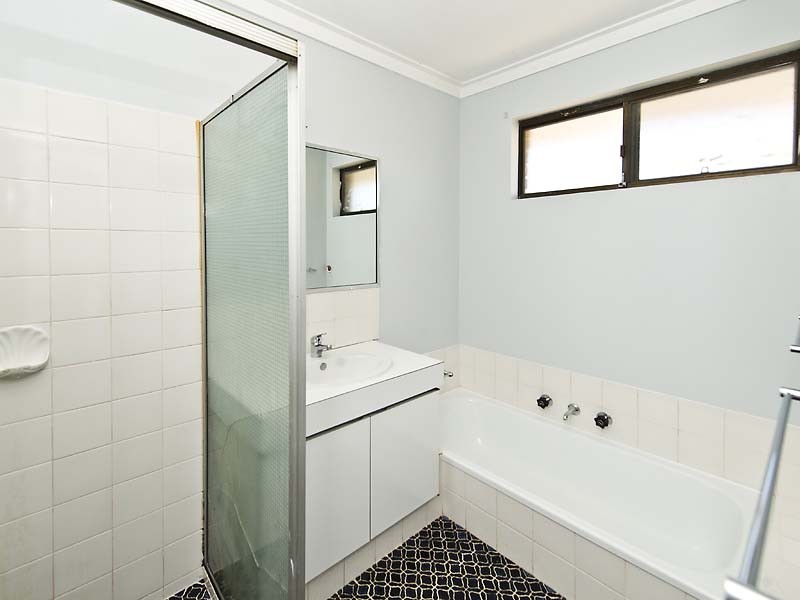 11 Lyonia Court, Forrestfield WA 6058