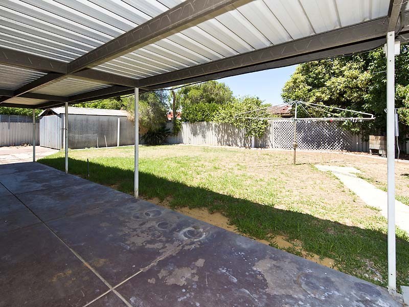 11 Lyonia Court, Forrestfield WA 6058