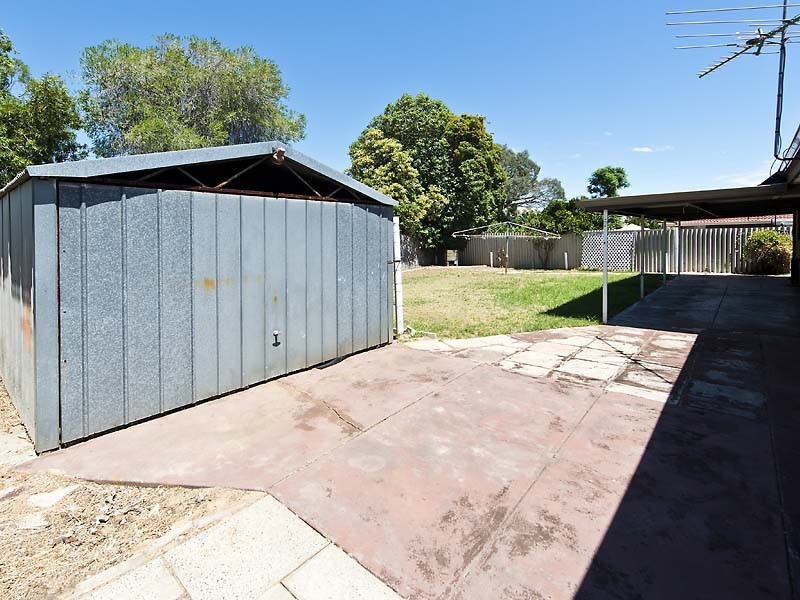 11 Lyonia Court, Forrestfield WA 6058