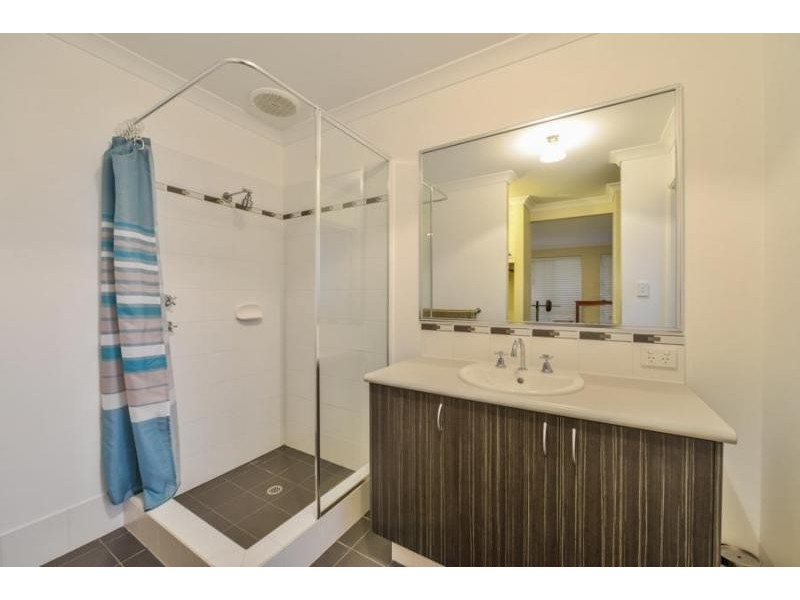 1 Rossiter Avenue, Piara Waters WA 6112