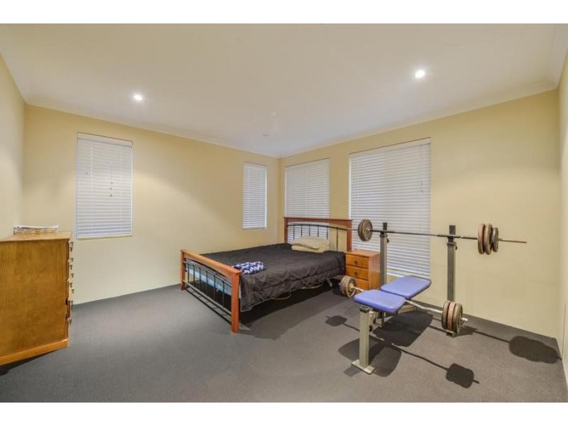 1 Rossiter Avenue, Piara Waters WA 6112