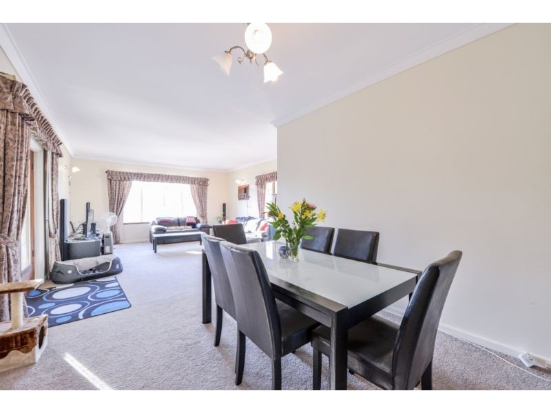 477 Sevenoaks Street, Beckenham WA 6107