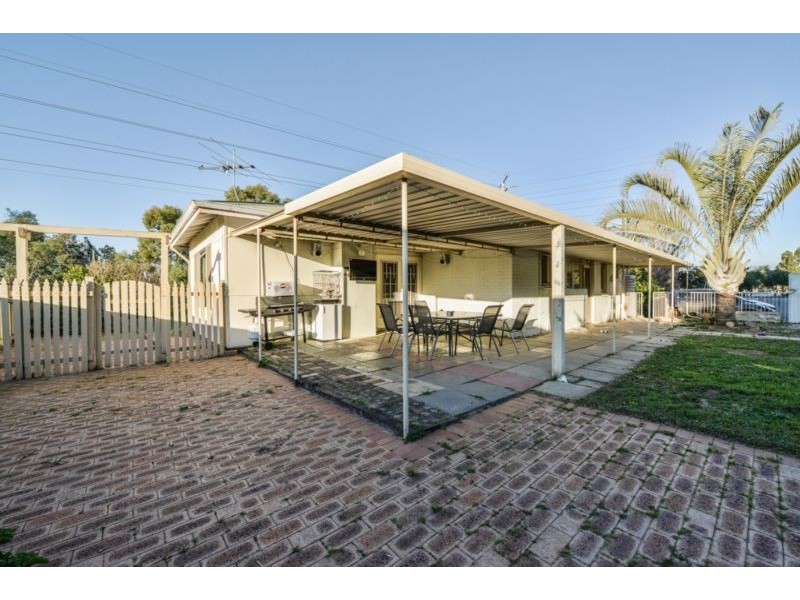 477 Sevenoaks Street, Beckenham WA 6107