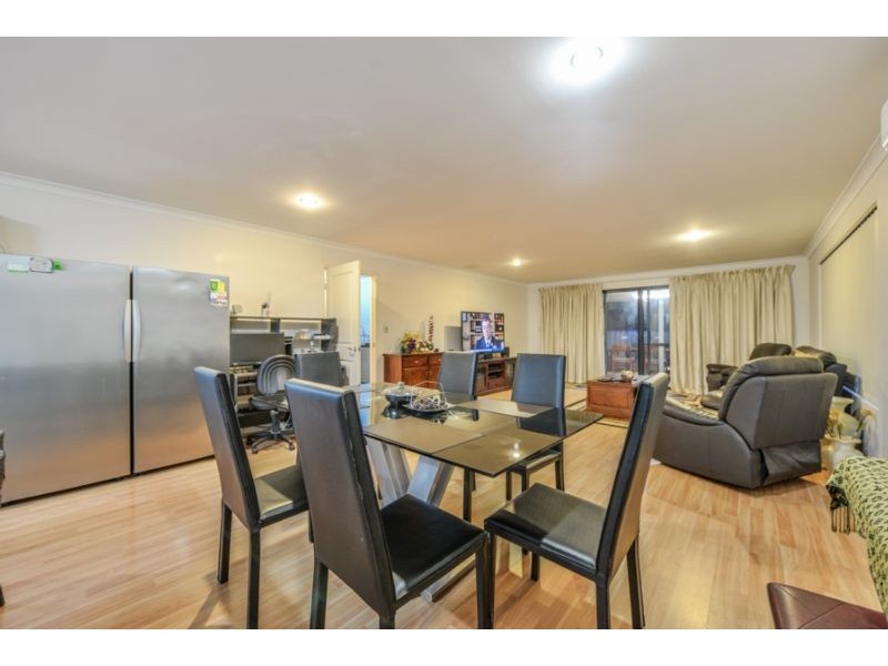 18 Retchford Way, Queens Park WA 6107