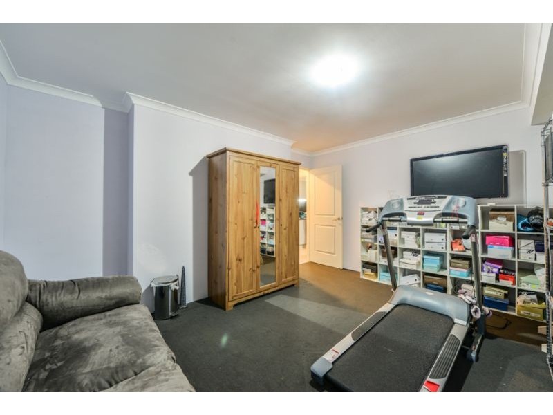 18 Retchford Way, Queens Park WA 6107