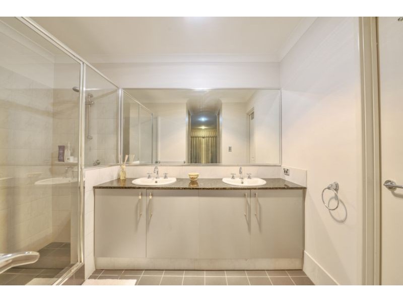 18 Retchford Way, Queens Park WA 6107